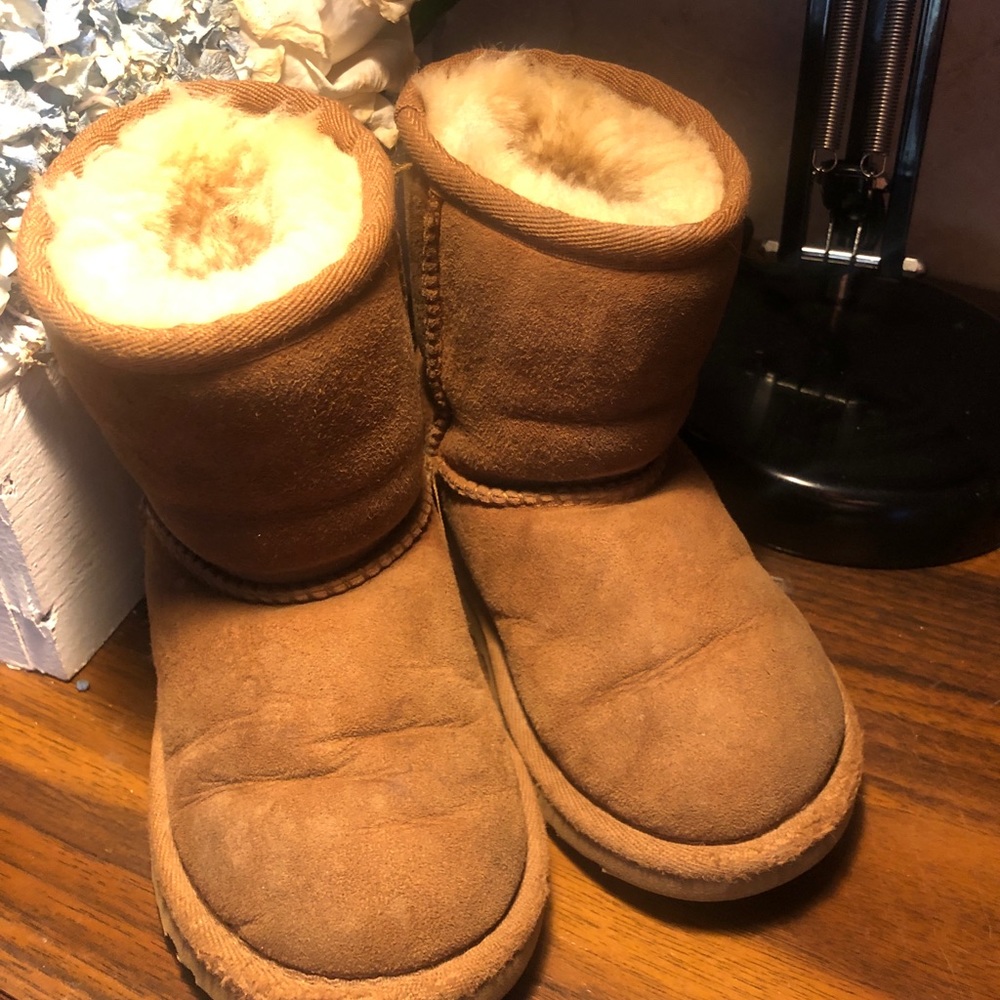 Girl Ugg’s size 8